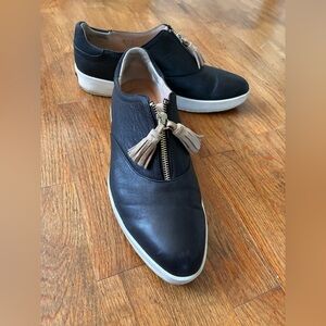 Women’s Dr. Scholl’s black leather tassel loafers sz 10